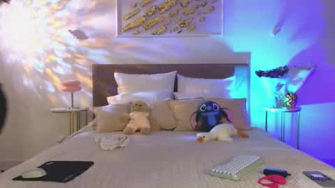 Nicole online show from November 22, 10:18 pm