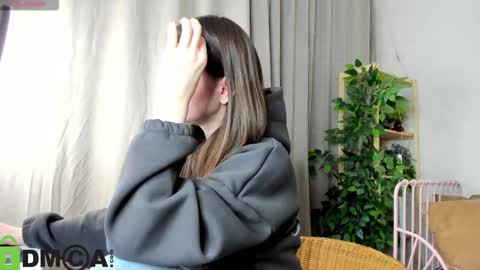 GMT7TueWedThSu 0300am-0900am. Sa 1000am-0400pm online show from October 12, 8:10 pm