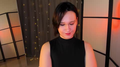 Nicole online show from February 18, 2:06 pm