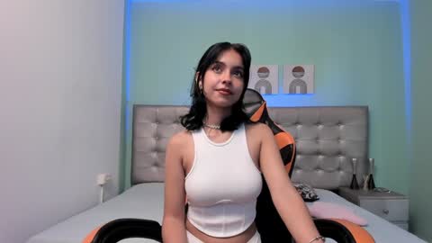 Nicol online show from December 18, 8:25 pm