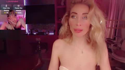 Nicole online show from October 4, 1:25 am