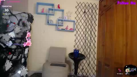 Nicole Santana online show from October 19, 12:26 am