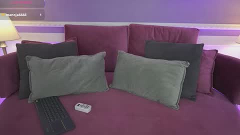 Nicole Crawft online show from October 9, 8:14 pm