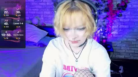 Nicole online show from November 5, 9:39 pm