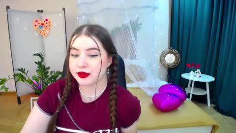 Snapshot of nicolefoxery chatting on February 19, 9:36 pm nicolefoxery online show from February 19, 9:36 pm
