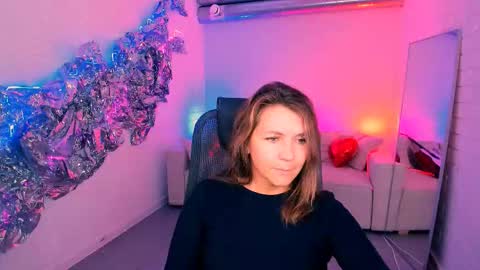 nicolehits online show from October 13, 9:22 am