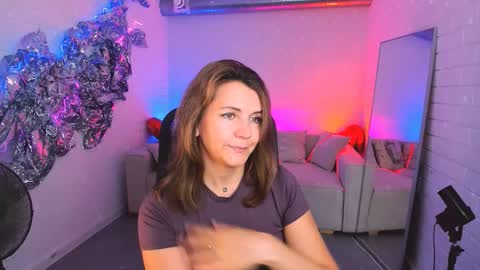 nicolehits online show from September 30, 9:42 am