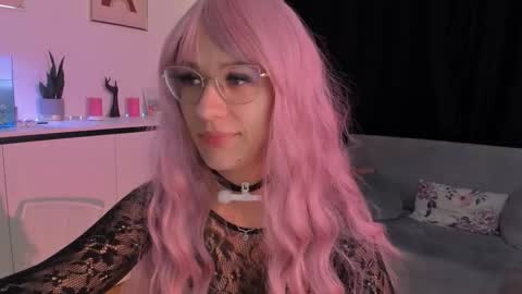 nicoleirisxxx online show from October 15, 5:43 am