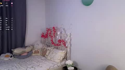 Nicole online show from February 22, 9:50 pm