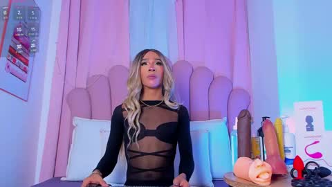 nicolemadrird online show from April 16, 12:16 pm