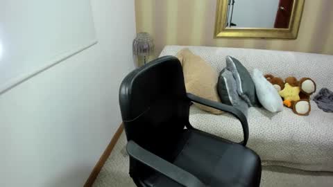 Nicolettcolin  online show from September 24, 8:48 pm