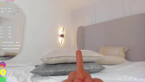 Nicole online show from February 10, 8:10 pm