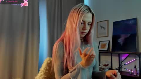 Kim online show from February 11, 8:07 am