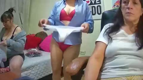 nicoltatiana_ online show from October 24, 1:06 am