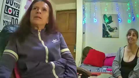 nicoltatiana_ online show from December 19, 1:12 am