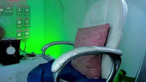 Anni online show from April 11, 7:45 am