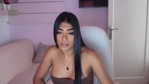 Nicolle Bustamante online show from October 9, 9:37 am