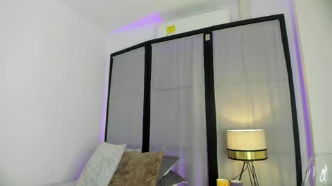 Niicole online show from April 1, 9:12 pm