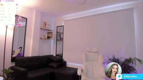 Niicoleta  online show from October 3, 7:44 pm