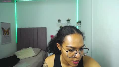 Snapshot of niina_lovee_ chatting on March 12, 7:25 pm online show from March 12, 7:25 pm