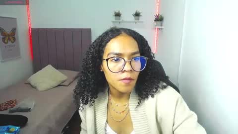 Snapshot of niina_lovee_ chatting on March 5, 4:35 pm online show from March 5, 4:35 pm