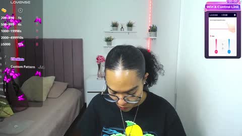 Snapshot of niina_lovee_ chatting on December 30, 4:40 pm online show from December 30, 4:40 pm