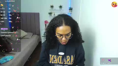 Snapshot of niina_lovee_ chatting on February 22, 3:25 pm online show from February 22, 3:25 pm