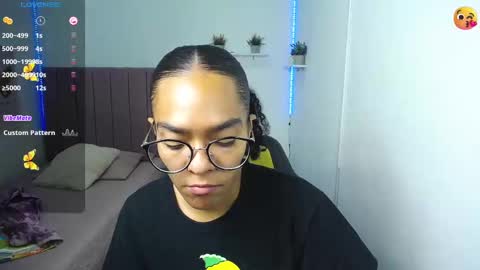 Snapshot of niina_lovee_ chatting on February 13, 3:03 pm online show from February 13, 3:03 pm