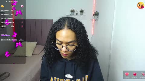 Snapshot of niina_lovee_ chatting on January 4, 1:53 pm online show from January 4, 1:53 pm