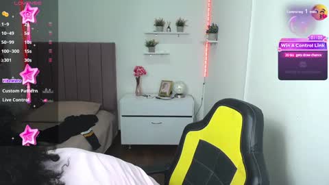 Snapshot of niina_lovee_ chatting on December 26, 4:58 pm online show from December 26, 4:58 pm