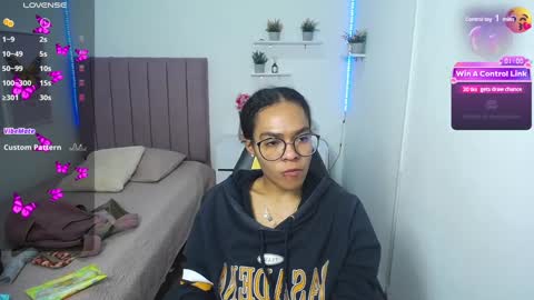 Snapshot of niina_lovee_ chatting on December 16, 6:16 pm online show from December 16, 6:16 pm