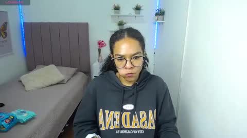 Snapshot of niina_lovee_ chatting on March 11, 2:51 pm online show from March 11, 2:51 pm