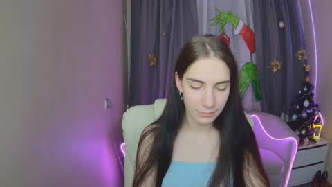 nikastarkk online show from December 16, 8:15 pm