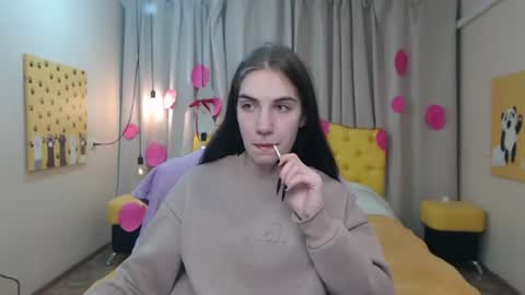 nikastarkk online show from April 10, 7:18 pm