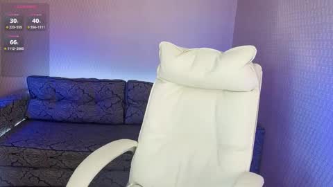 Snapshot of nikastill_ chatting on September 18, 7:12 am NikaStill online show from September 18, 7:12 am