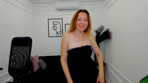 nikastraitlive online show from October 1, 9:24 pm