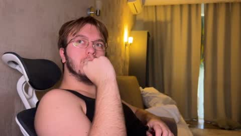 Celine online show from November 1, 6:56 am