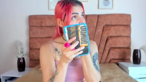 niki online show from February 19, 4:01 am