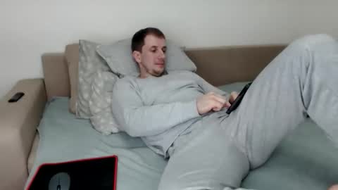 Nick online show from November 7, 4:42 pm