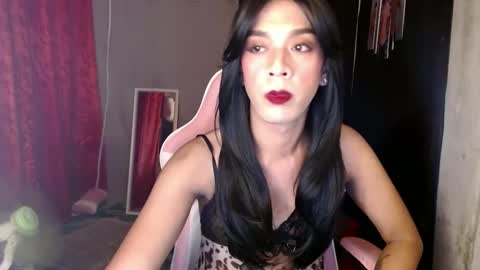 nikkie online show from December 4, 1:58 pm