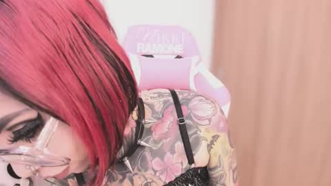 Nikki Ramone   online show from October 17, 10:36 pm