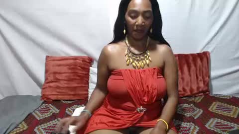 nikkyjigglesx online show from June 14, 12:29 pm