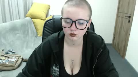 nikkysnow online show from September 20, 8:17 am