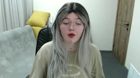 nikkysnow online show from October 19, 8:30 am