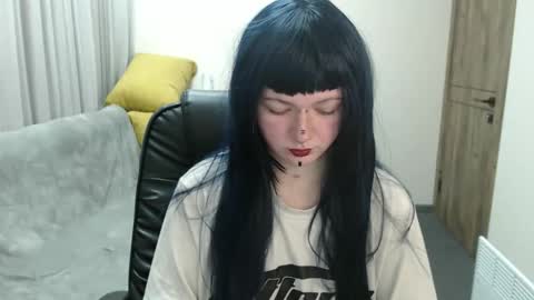 nikkysnow online show from October 28, 9:10 am