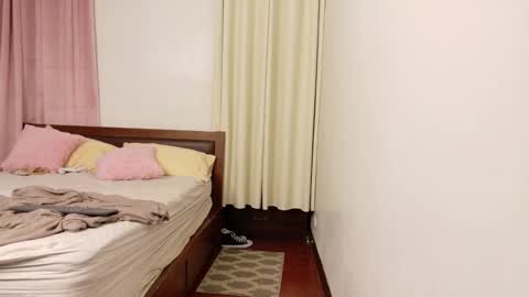 Niko Lynn online show from October 10, 4:40 am