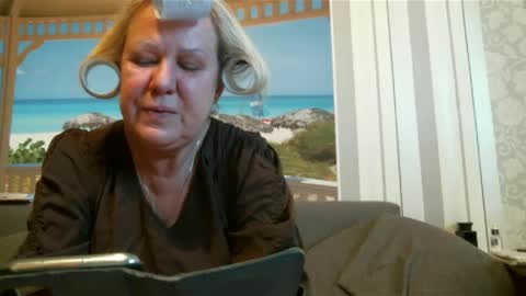 Nikole1 online show from February 6, 9:53 am