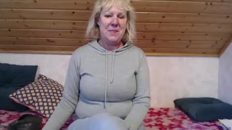 Nikole1 online show from February 17, 1:55 pm