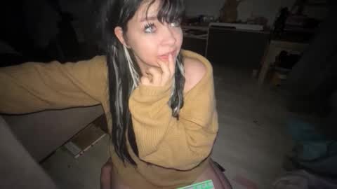 nikoli_naw online show from December 15, 6:26 pm