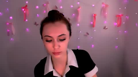 nikonara_ online show from May 23, 12:45 pm